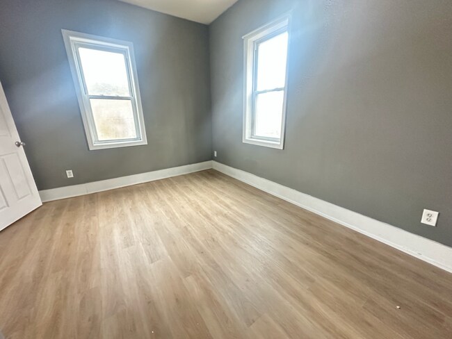 Building Photo - 12 Dawson St