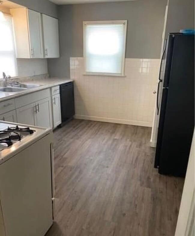 Building Photo - Hunt972