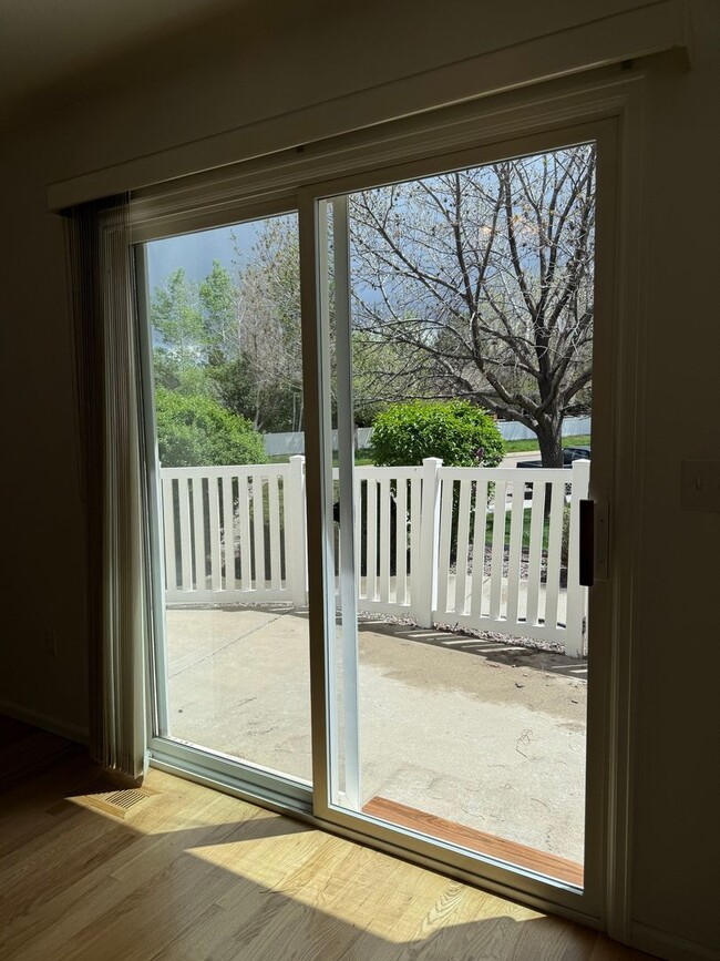 Building Photo - Charming 2 Bed, 2 Bath Home for Rent in We...
