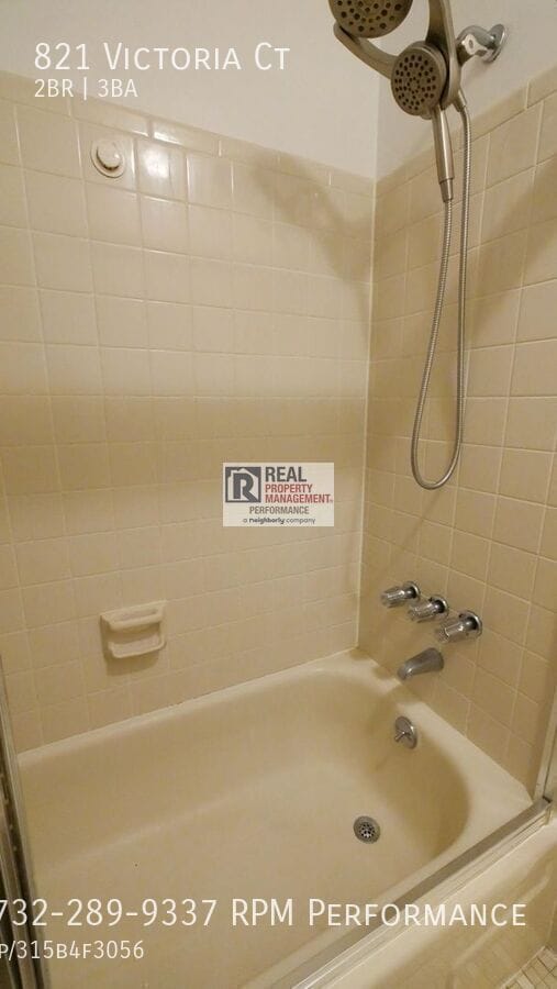 Building Photo - 821 Victoria Ct