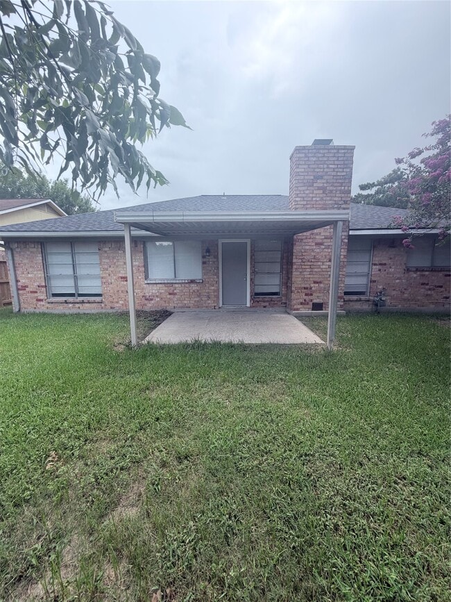 Building Photo - 8119 Knightwood Forest Dr
