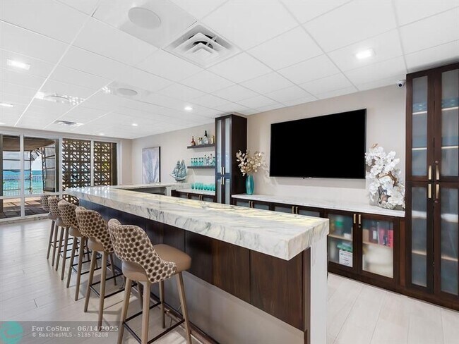 Building Photo - 3500 Galt Ocean Dr