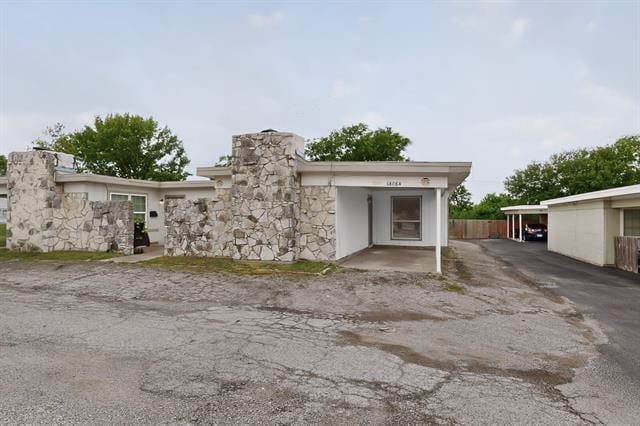 Building Photo - 6808 Trail Lake Dr