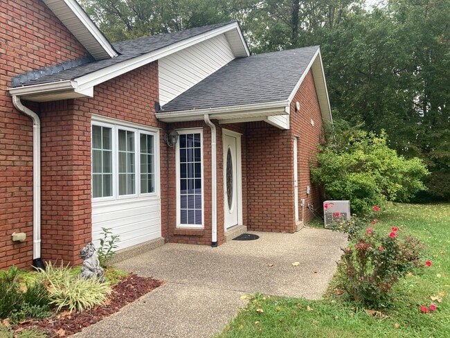 Building Photo - 106 Walnut Trace Cir