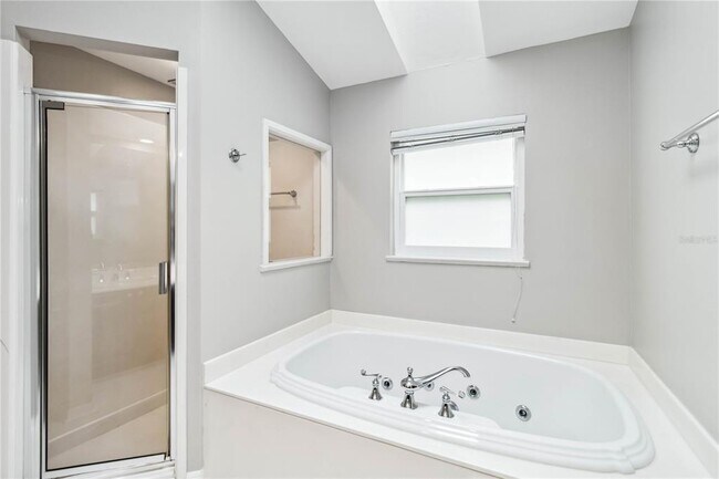 Building Photo - 7 Arbor Oaks Dr