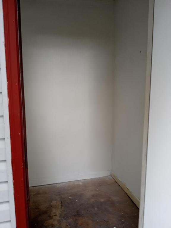 Building Photo - 300 Apache Dr