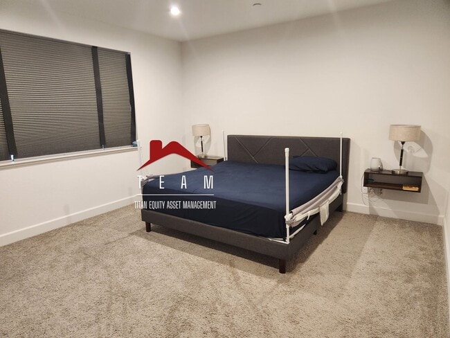 Building Photo - Great single story home with solar