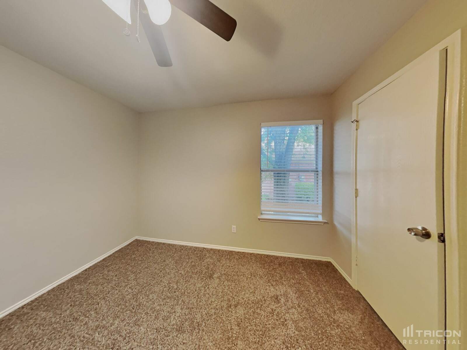 Building Photo - 1106 Sage Brush Tr