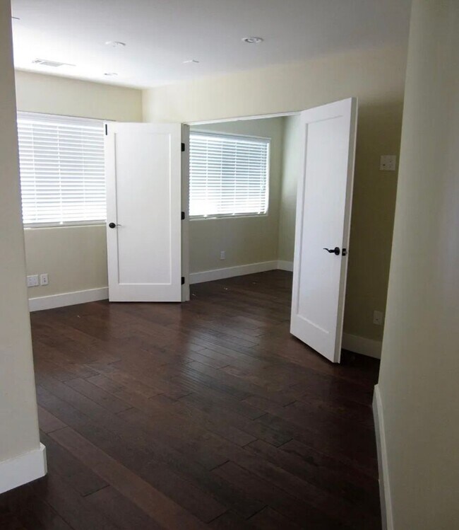 Building Photo - Charming Hillcrest Home with Private Yard in an Unbeatable Location
