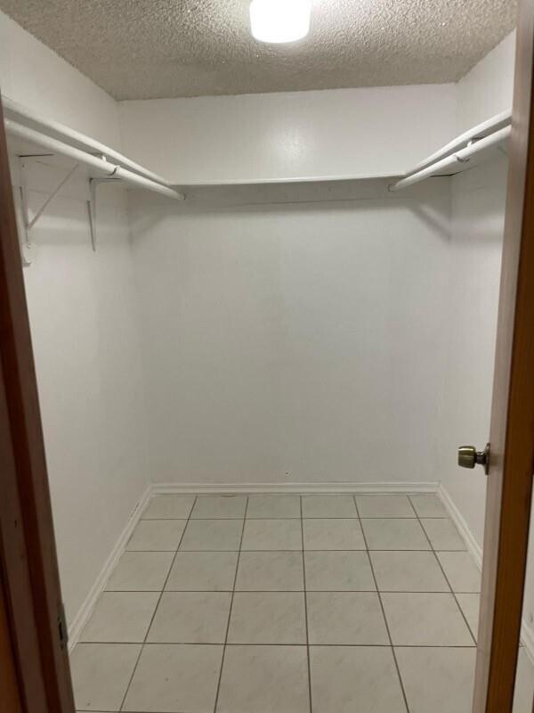 Building Photo - 10000 NW 80th Ct