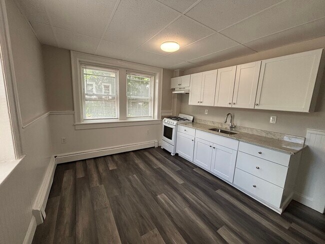 Building Photo - 565 Beach