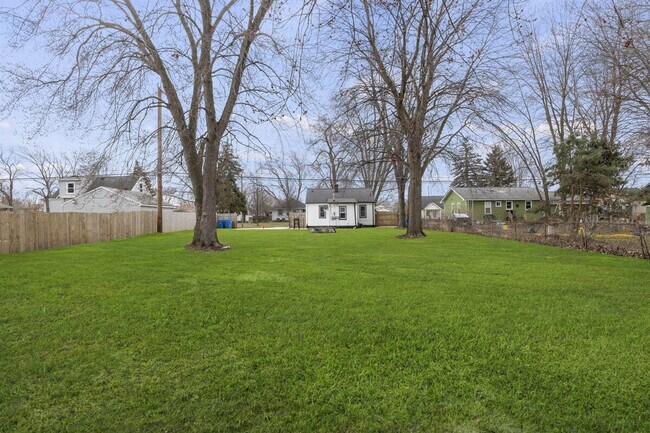 Building Photo - 13741 McKinley Ave