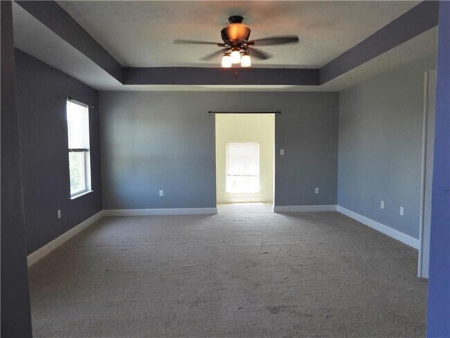 Building Photo - 1345 Sandstone Dr
