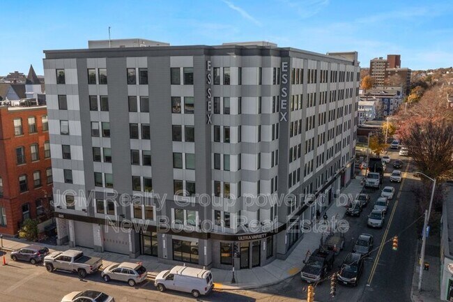Building Photo - 585 Essex St