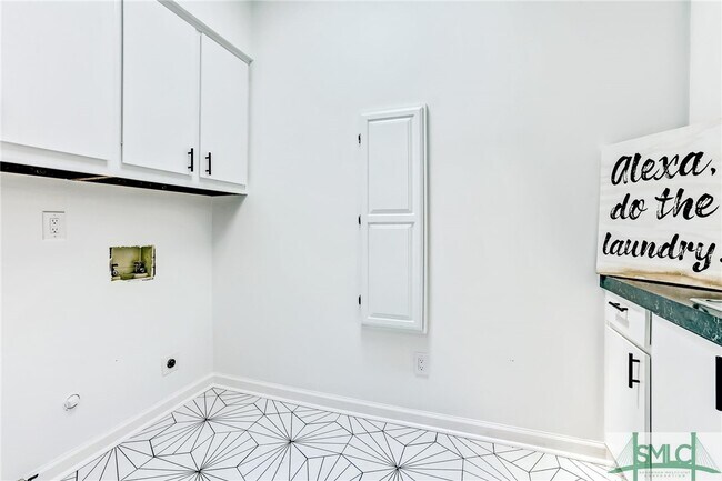 Building Photo - 10 Sparkleberry Ln
