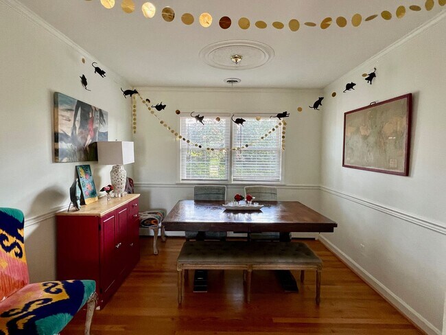 Building Photo - 3BD/ 2BA Brick Ranch in Lakeview Smith Terrace! Gorgeous Private Back Yard! Available NOW!
