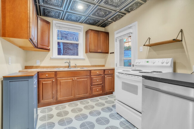 Building Photo - 1644 McFarland Rd