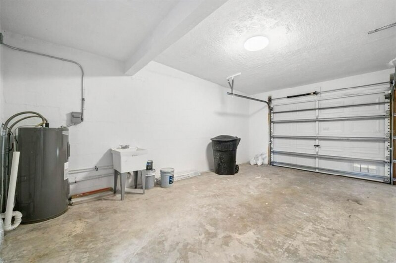 Building Photo - 185-187 38th Ave SE