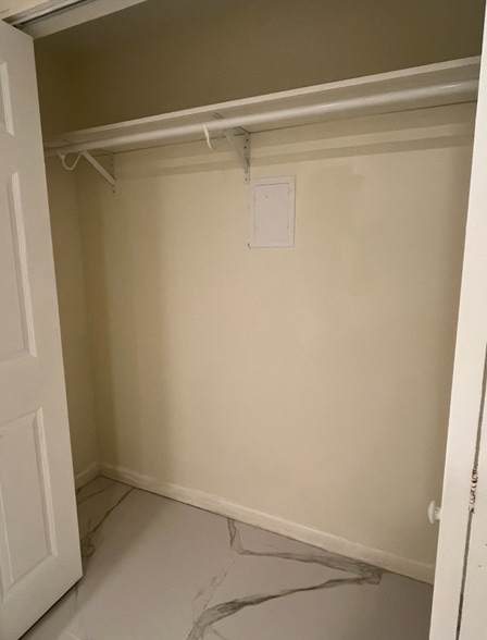 Building Photo - 222 Snowy Oak Rd