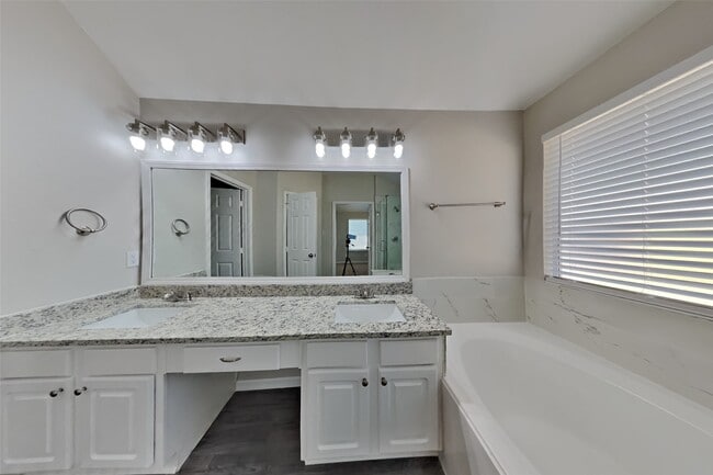 Building Photo - 3514 Bramble Fern Pl