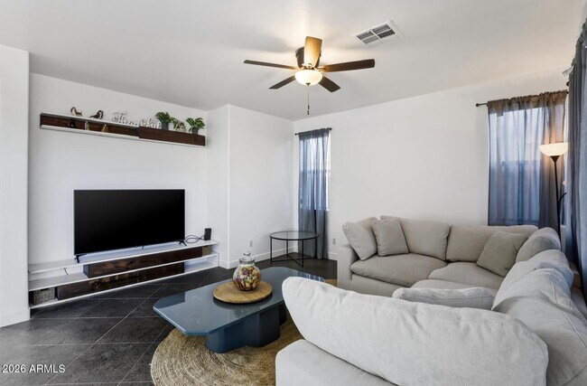 Building Photo - 220 W Beechnut Pl