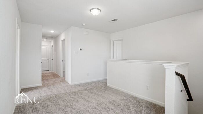 Building Photo - 500 London Dr