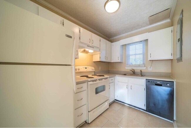 Building Photo - 75 Tinkerview Dr