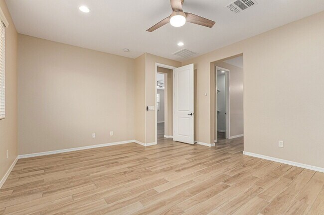 Building Photo - 19874 W Devonshire Ave