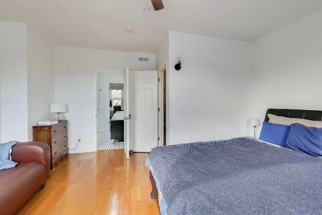 Building Photo - Sprawling 5 Bed, 3 Bath, Two Kitchens, Dual Back Decks, Two Office/Den Townhouse, 2 WD in Unit - ...