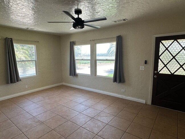 Building Photo - 7296 Ave 232