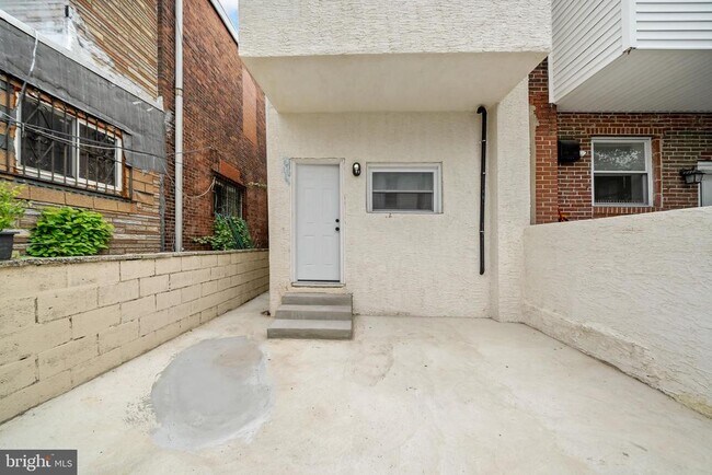 Building Photo - 2024 S 17th St