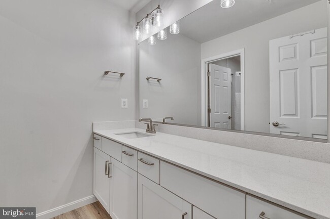 Building Photo - 41530 Fairwood Ct