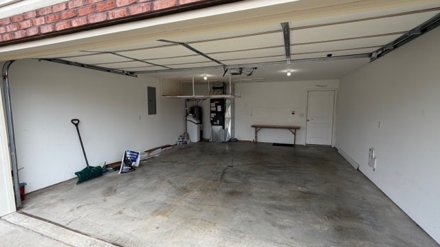 Building Photo - READY NOW! 3 BED, 2 BATH, 2 CAR GARAGE HOUSE!