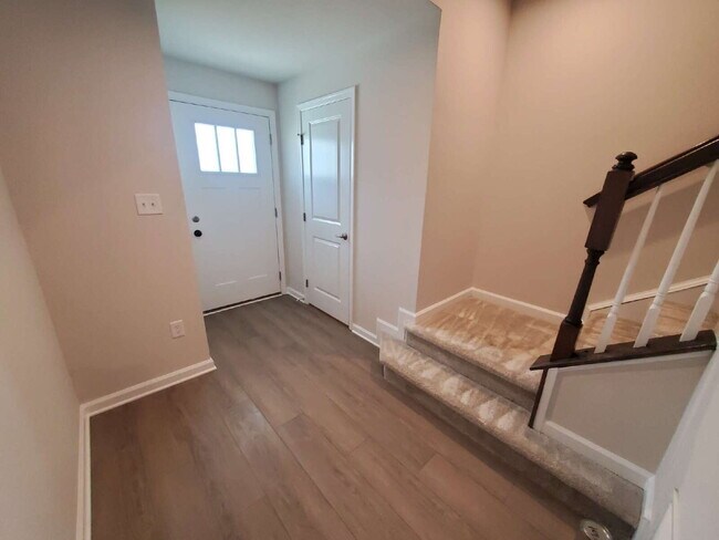 Building Photo - Beautiful 3 bedroom 2 1/2 bath townhome available for lease in Swedesboro