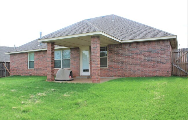 Building Photo - 16113 Capulet Dr