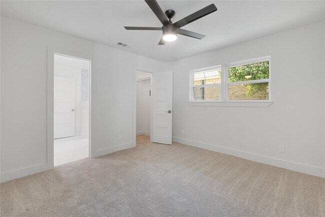 Building Photo - 6226 La Cosa Dr