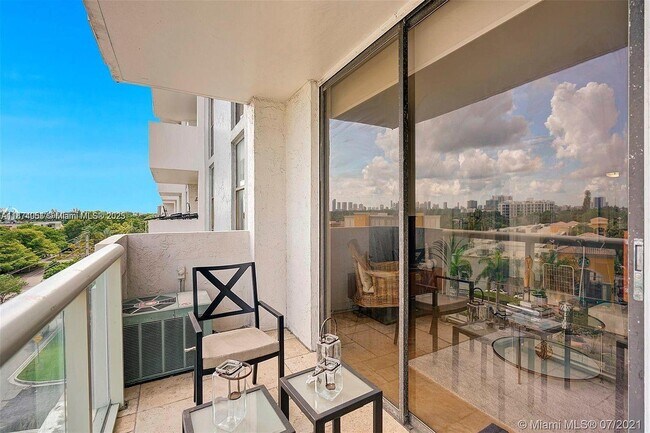 Building Photo - 13499 Biscayne Blvd