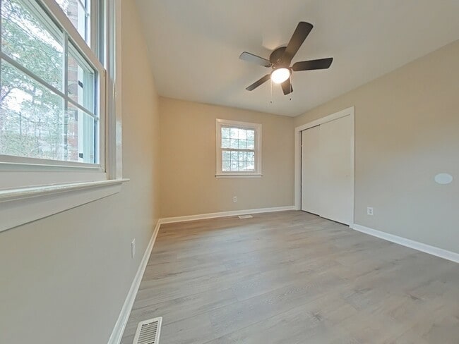 Building Photo - 285 Decatur Dr