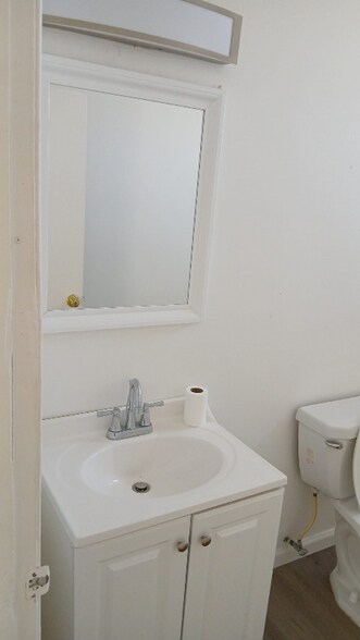 Building Photo - 190 W Alamo St