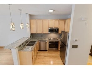 Building Photo - 600 N 2nd St