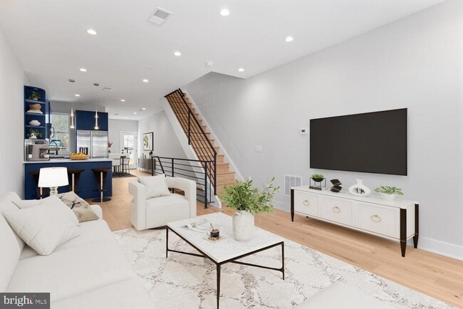 Building Photo - 713 S 58th St