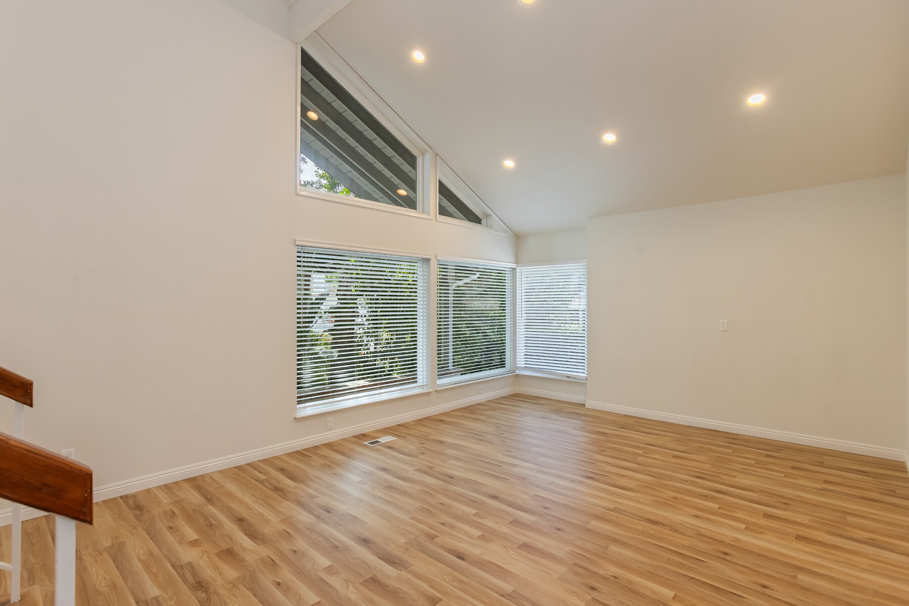 Building Photo - 10227 S Autumn Leaf Cir