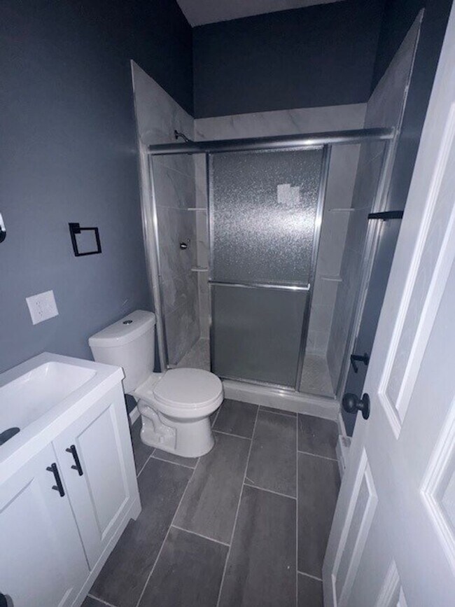 Building Photo - 116 E Ridge St