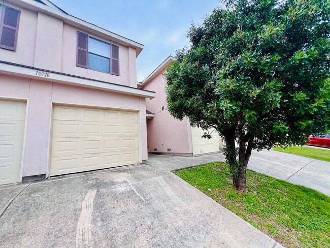 Primary Photo - Fantastic 2-Story Townhome with 1-Car Gara...