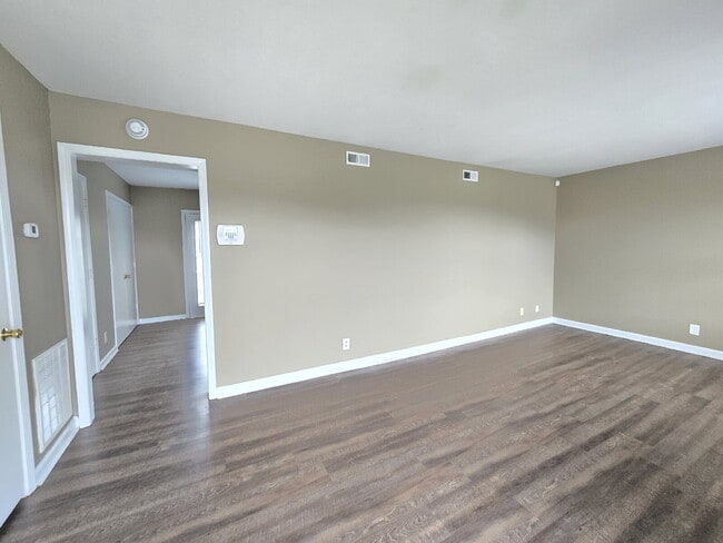 Building Photo - 351 Peabody Dr