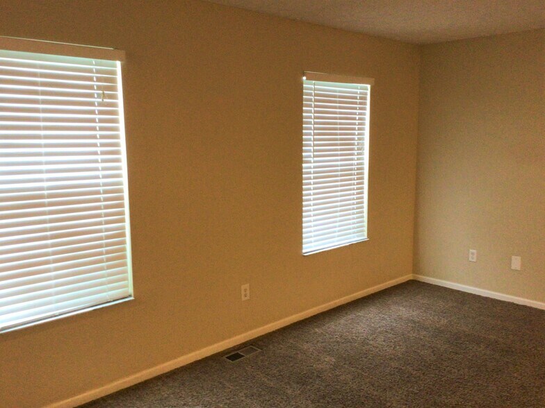 Building Photo - 1543 Windsong Dr
