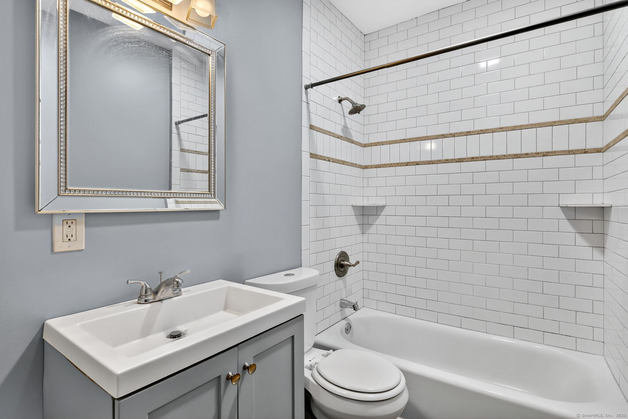 Building Photo - 14 Belden St