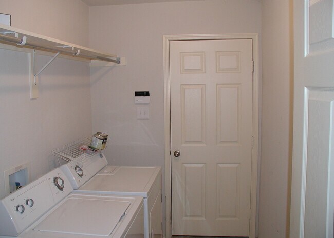 Building Photo - Charming 3 Bedroom 2 Bath In Keller ISD Move in Special! 1 month FREE!