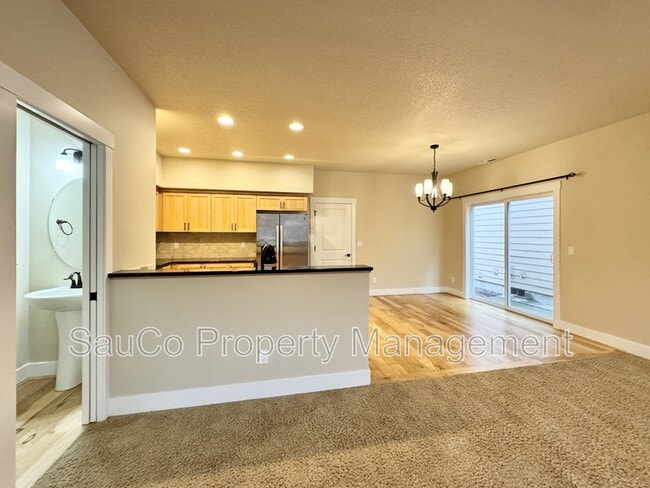 Building Photo - 322 SW Marsuda Terrace