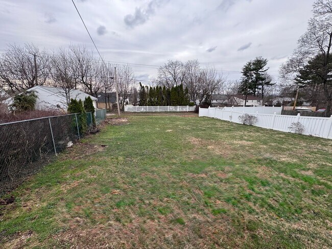 Building Photo - Charming Brick Home in Emmaus